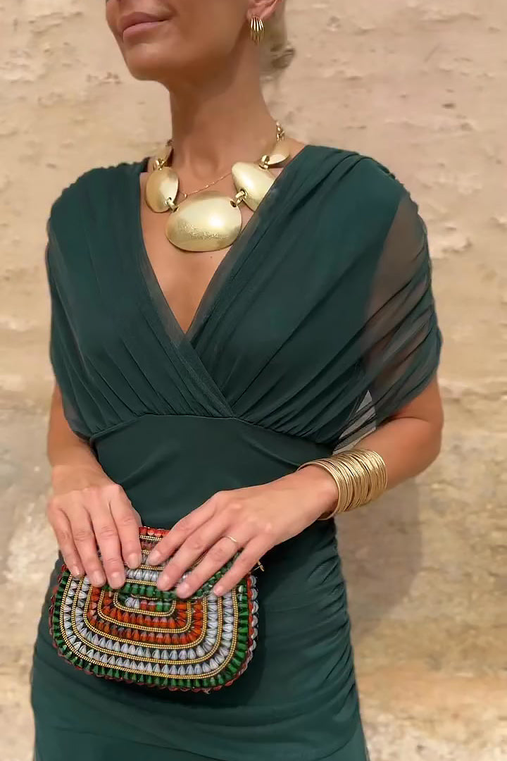Isabel · Vestido maxi fluido con escote en V