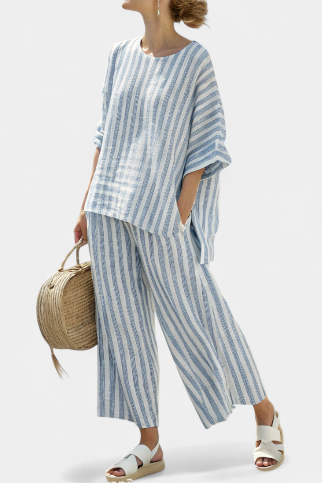 Federica | Conjunto de lino, rayas azules y pantalones holgados.