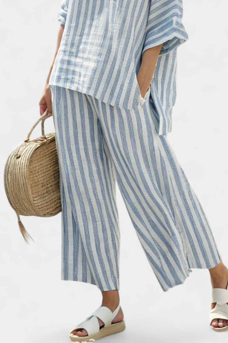 Federica | Conjunto de lino, rayas azules y pantalones holgados.
