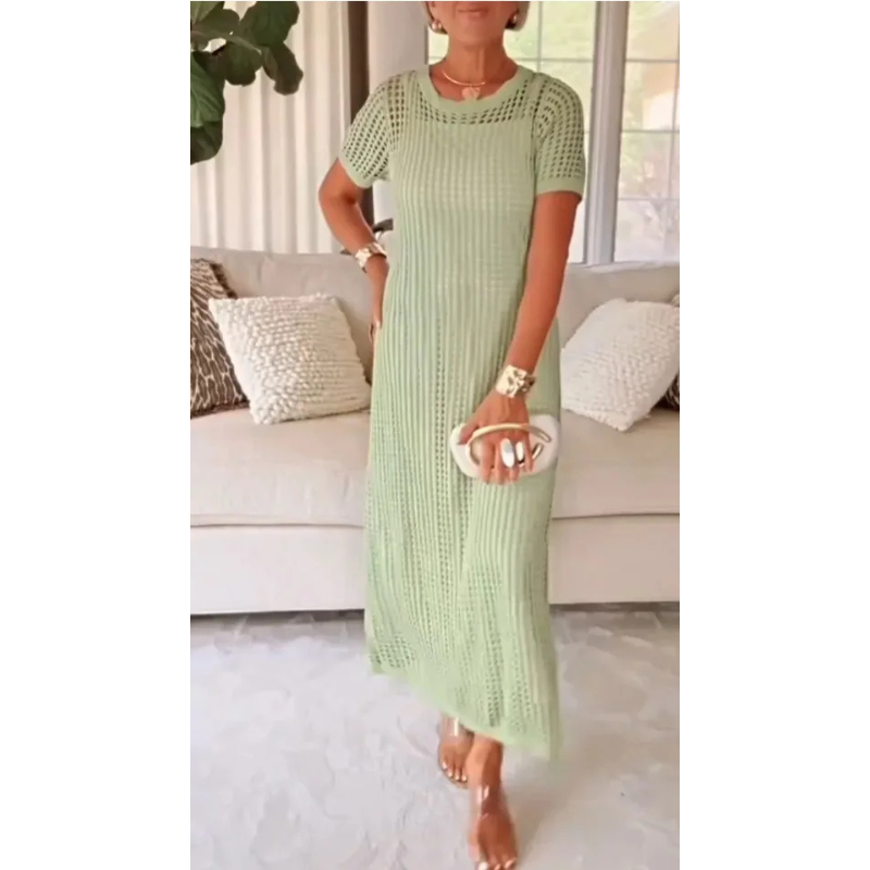 Aurora · Conjunto vestido maxi con capa calada