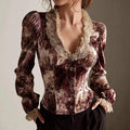 Morgana · Blusa romántica con detalles de encaje