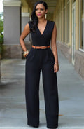 Adriana · Mono elegante con escote en V