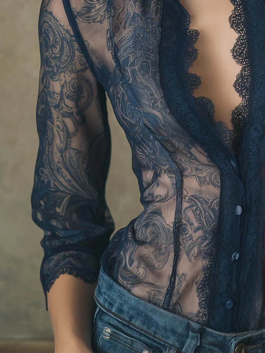 Sofía · Blusa transparente con estampado paisley