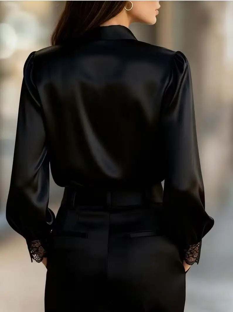 Sofía · Blusa elegante con detalles de encaje