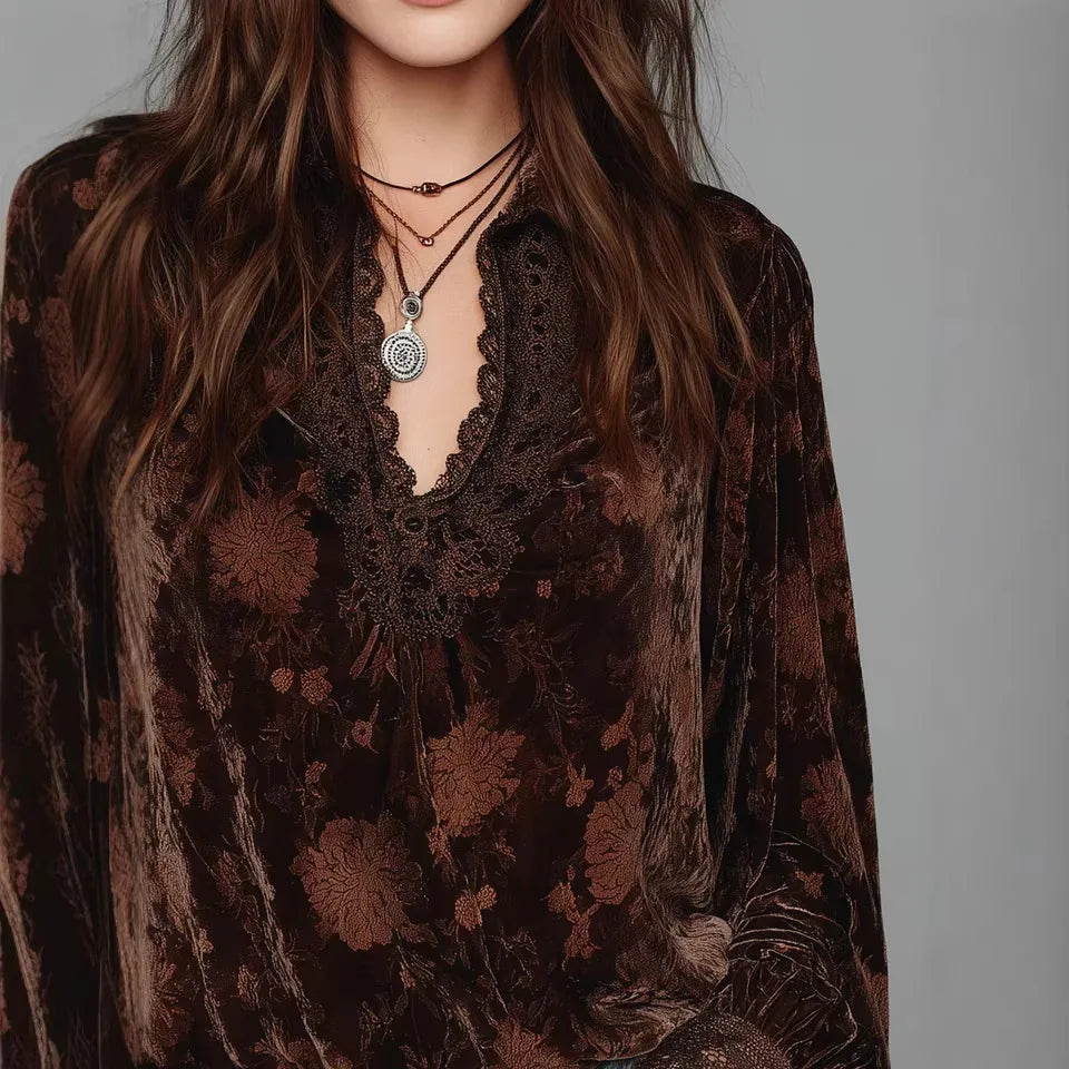 Morgana · Camiseta con encaje y cuello en V