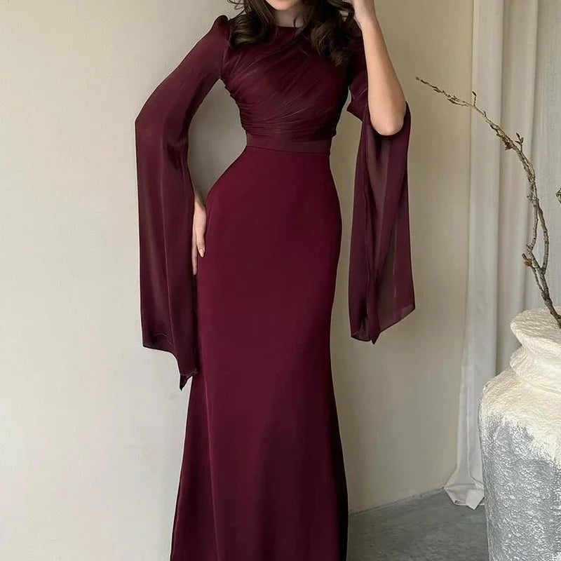 Graciela · Vestido maxi de satén con manga larga