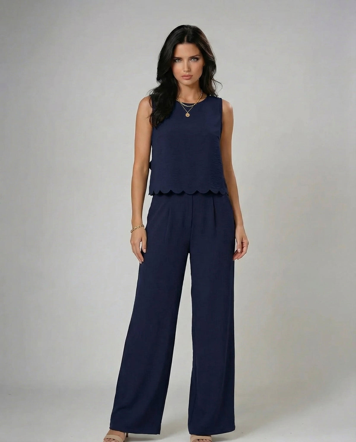 Valentina · Conjunto de dos piezas con top de encaje y pantalón ancho