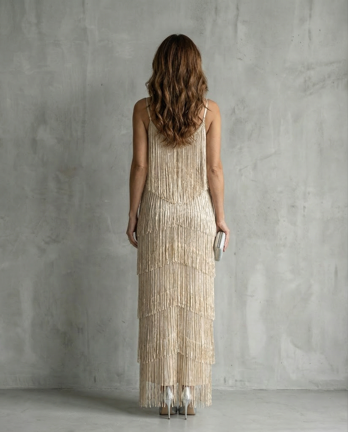 Sofía · Vestido largo de tirantes con flecos